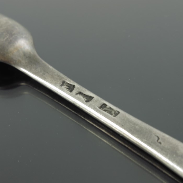 A George I or II silver marrow scoop, London 1727 - Image 4 of 4