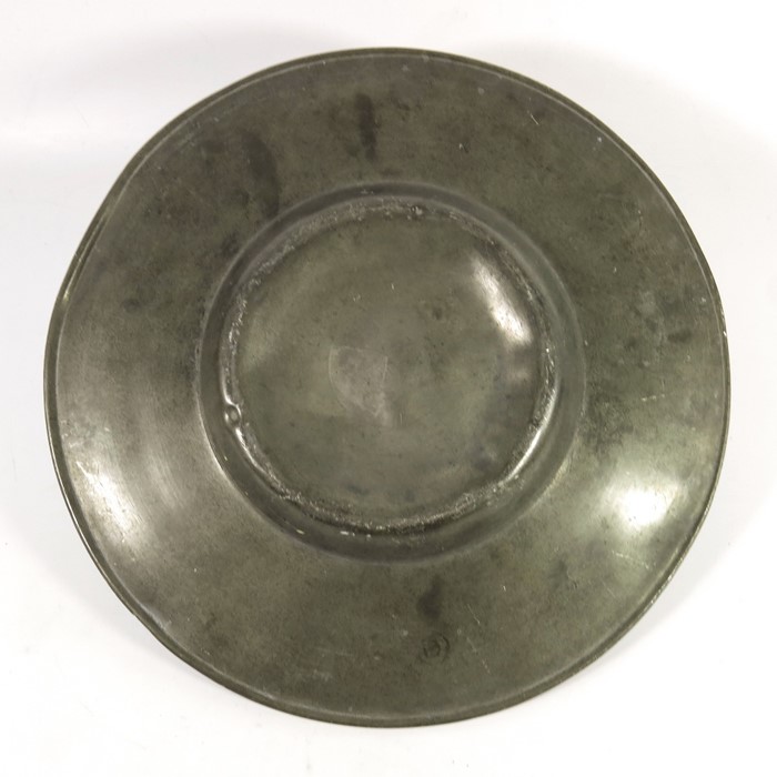 A James II pewter broad rimmed dish - Image 2 of 2