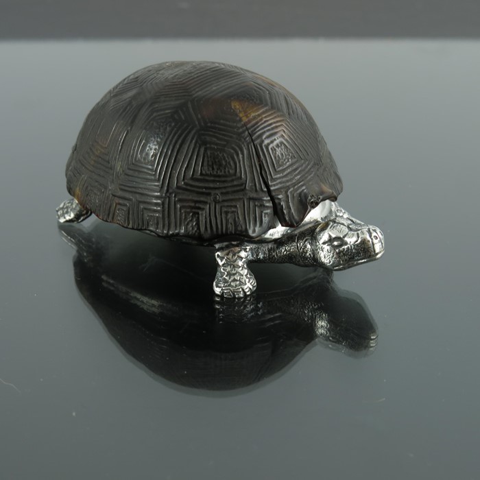 A Victorian novelty silver and tortoiseshell table vesta case - Image 2 of 8