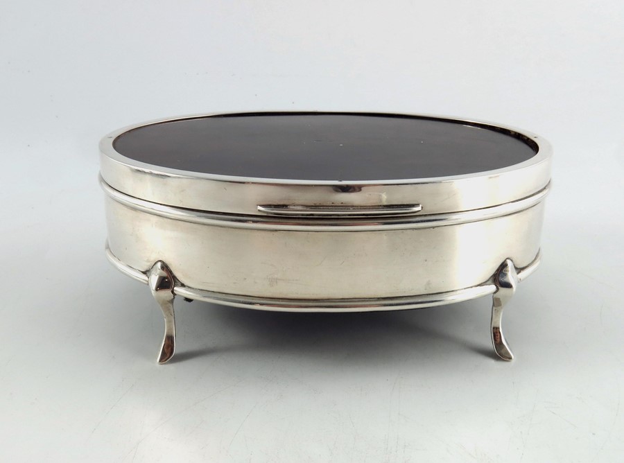 A George VI silver and tortoiseshell effect jewellery box, Mappin and Webb - Image 4 of 5