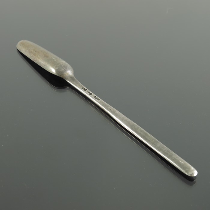 A George I or II silver marrow scoop, London 1727 - Image 3 of 4