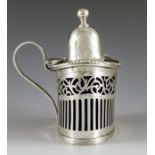 Goldsmiths and Silversmiths Comapany, London 1905, an Edwardian silver mustard pot, staight sided ov