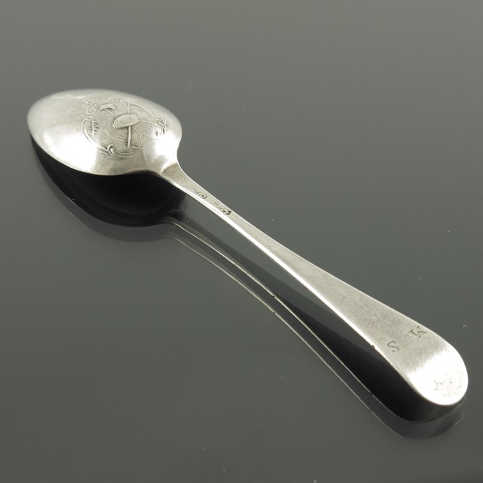 A George III picture back Hanoverian teaspoon, Hester Bateman - Image 2 of 2