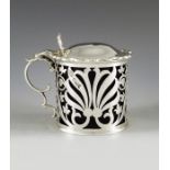 Charles Clement Pilling, Sheffield 1901, an Edwardian silver mustard pot, cylindircal form, reticula