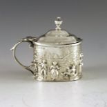 Nathan and Hayes, Chester 1904, an Edwardian silver mustard pot, straight sided cushioned rectangula