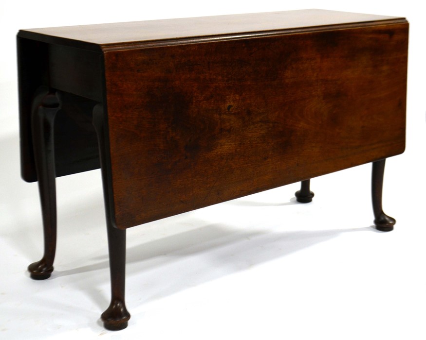 A George II mahogany drop leaf table