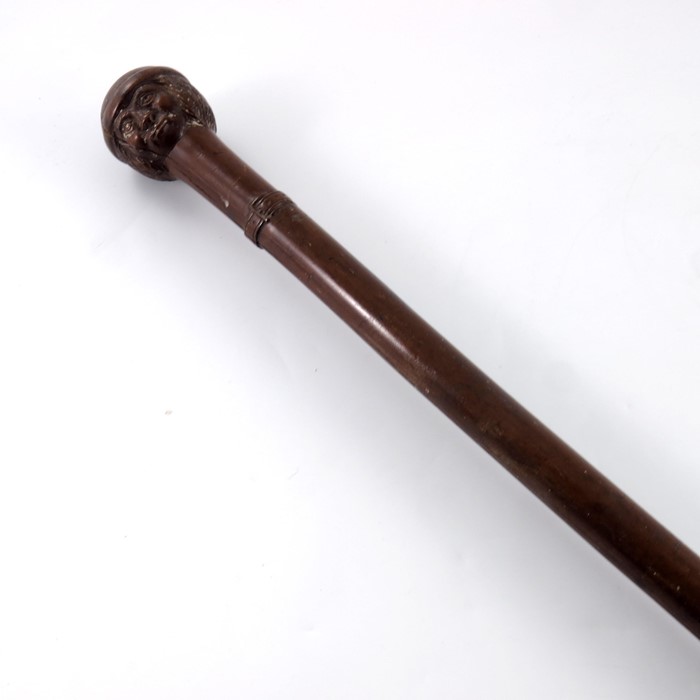 A 19th century tribal carved walking stick - Bild 2 aus 2