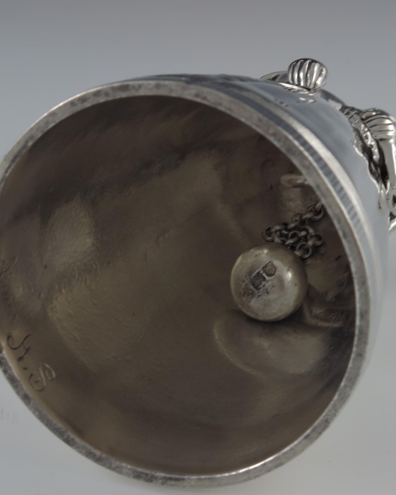 An Edwardian novelty silver bell, R Hodd and Son, London 1905 - Image 5 of 6