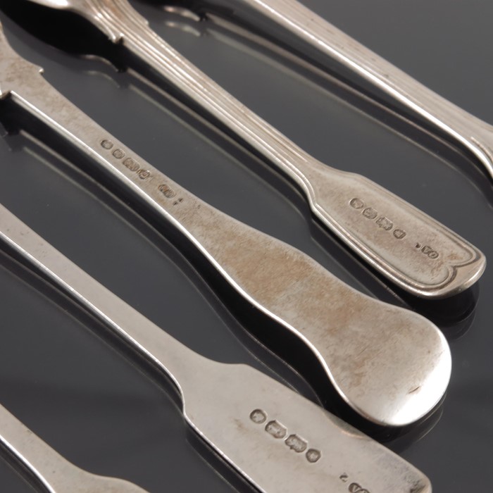 A collection of Victorian silver long handle condiment spoons, George Adams - Image 2 of 3