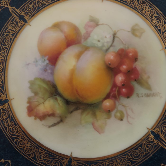 R Sebright for Royal Worcester, a fruit painted part dessert service - Image 5 of 15