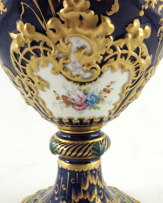 A large Royal Crown Derby pedestal vase - Image 15 of 22