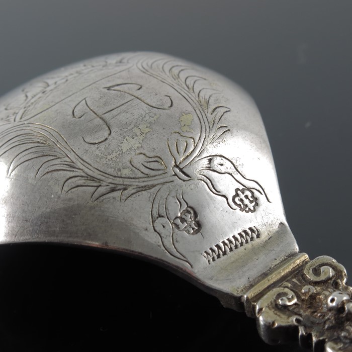 A 17th century Dutch silver spoon, circa 1625 - Bild 4 aus 5