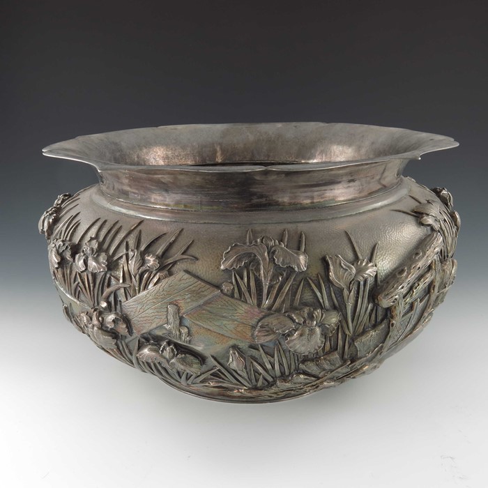 A monumental Japanese silver bowl, Meiji, circa 1880 - Image 8 of 17