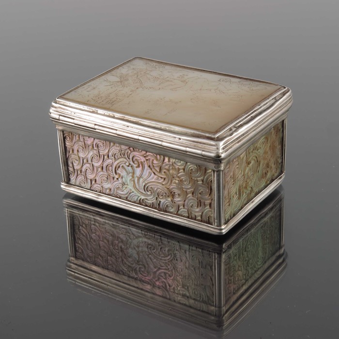 A Louis XV silver and mother of pearl snuff box, discharge mark Paris circa 1750 - Image 7 of 9