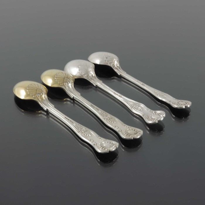Two pairs of George V and Elizabeth II silver egg spoons - Image 2 of 2