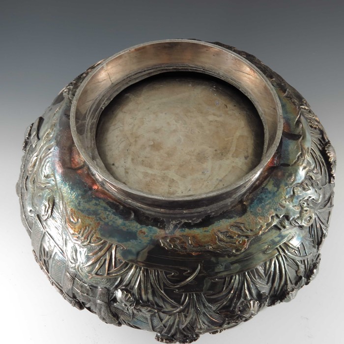A monumental Japanese silver bowl, Meiji, circa 1880 - Image 5 of 17