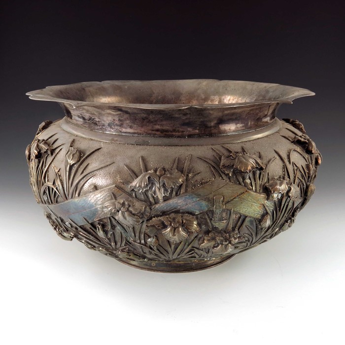 A monumental Japanese silver bowl, Meiji, circa 1880 - Image 2 of 17