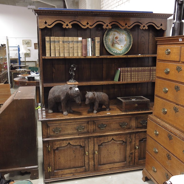 A George III style oak dresser and rack