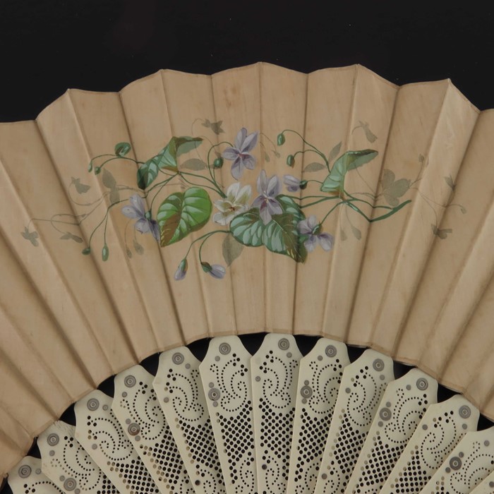 Two 19th century ivory and painted silk fans - Image 5 of 5