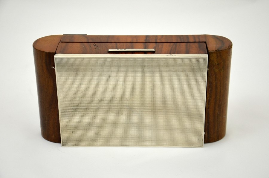 An Art Deco 800 European silver and wooden cantilever cigarette box, 5.5cm high