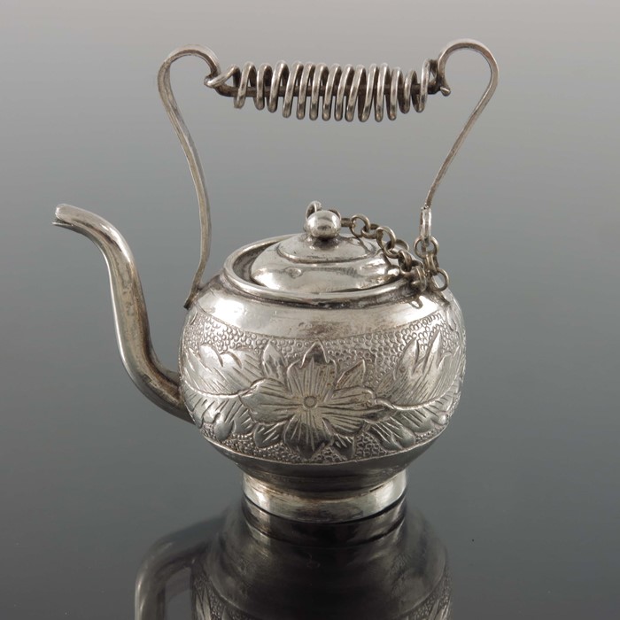 A Chinese export novelty silver miniature kettle - Image 4 of 5