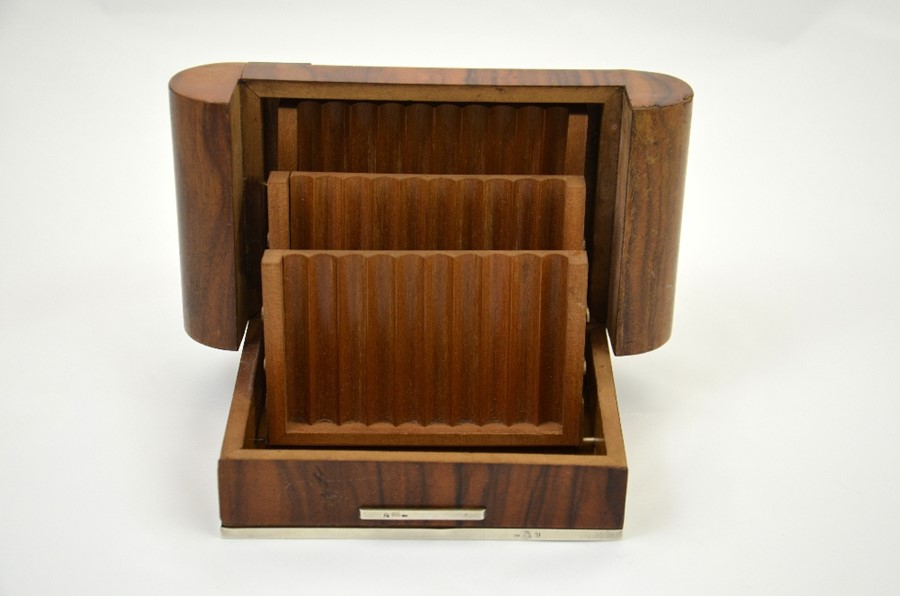 An Art Deco 800 European silver and wooden cantilever cigarette box, 5.5cm high - Image 2 of 3