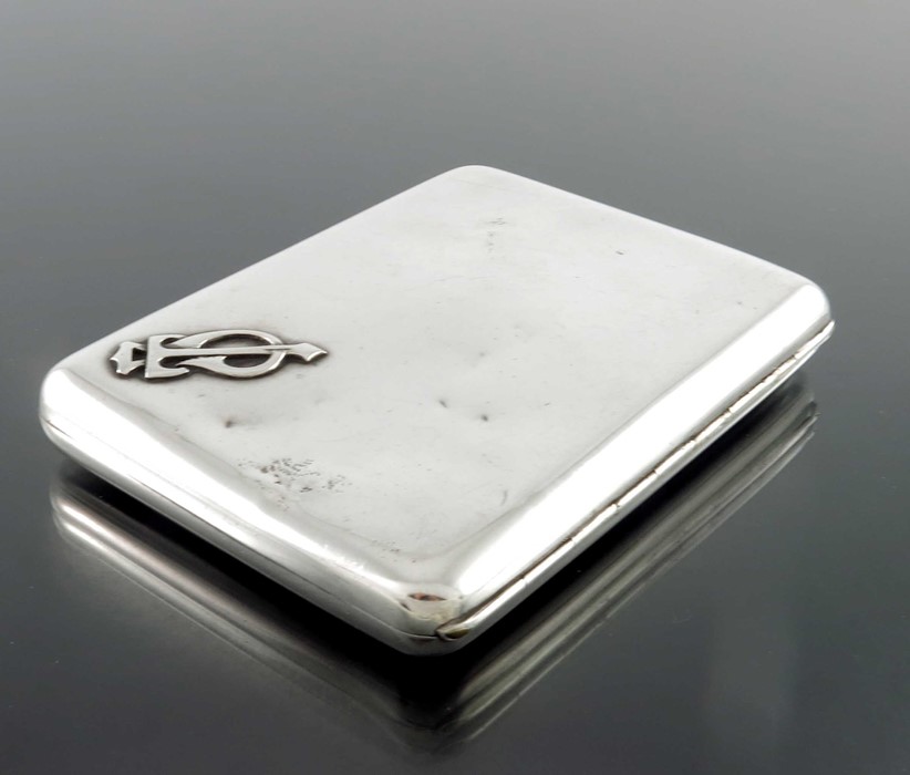 An Imperial Russian silver cigarette case, Moscow circa 1910 - Image 2 of 6