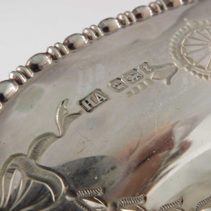 A George V silver dish, Atkin Brothers, Sheffield 1911 - Image 4 of 4