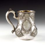 A Victorian silver mug, Robert Hennell III, London 1866