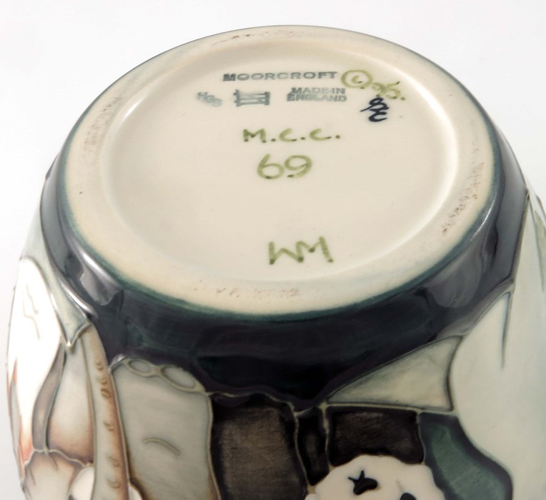 Rachel Bishop for Moorcroft, a Noah's Ark ginger jar - Image 4 of 4