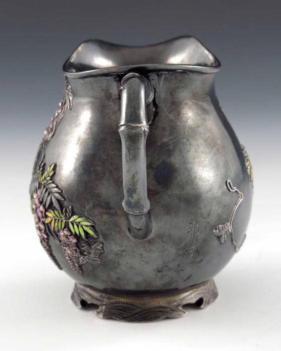 A Japanese silver and enamelled jug, Sanju Saku, Yokohama cieca 1900 - Image 5 of 10