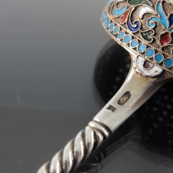 An Imperial Russian silver gilt and cloisonne enamelled tea strainer - Image 8 of 8