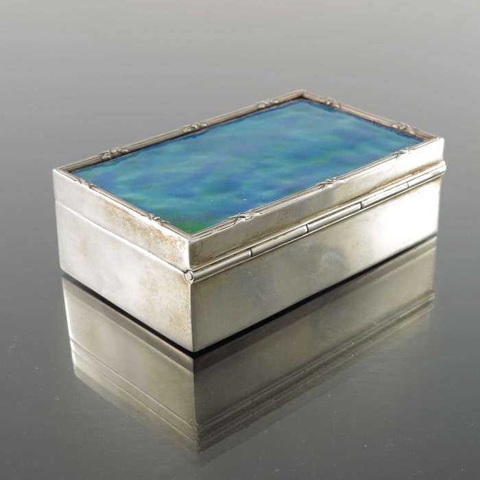 An Arts and Crafts silver and enamelled box, Frederick Courthope, London 1907 - Image 3 of 5