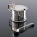 A George IV silver mustard pot, Thomas Wilkes Barber, London 1824