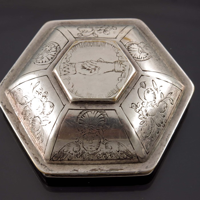 A Dutch silver plated marriage box - Image 7 of 7