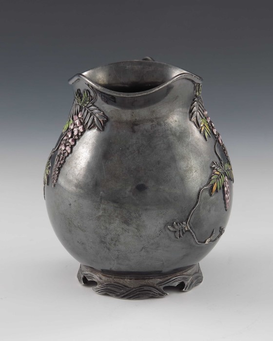 A Japanese silver and enamelled jug, Sanju Saku, Yokohama cieca 1900 - Image 3 of 10