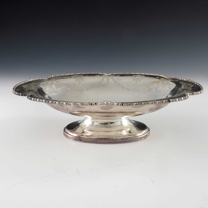 A George V silver dish, Atkin Brothers, Sheffield 1911 - Image 3 of 4