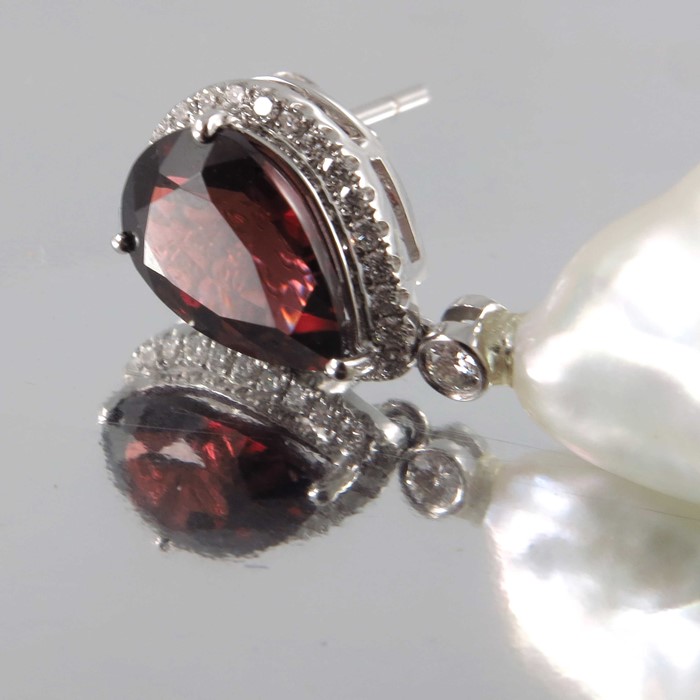 A pair of 18ct gold garnet, diamond and baroque pearl cluster drop earrings - Image 3 of 3