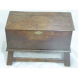 18th century oak trunk on stand, total item dimensions: H.45cm W.64cm