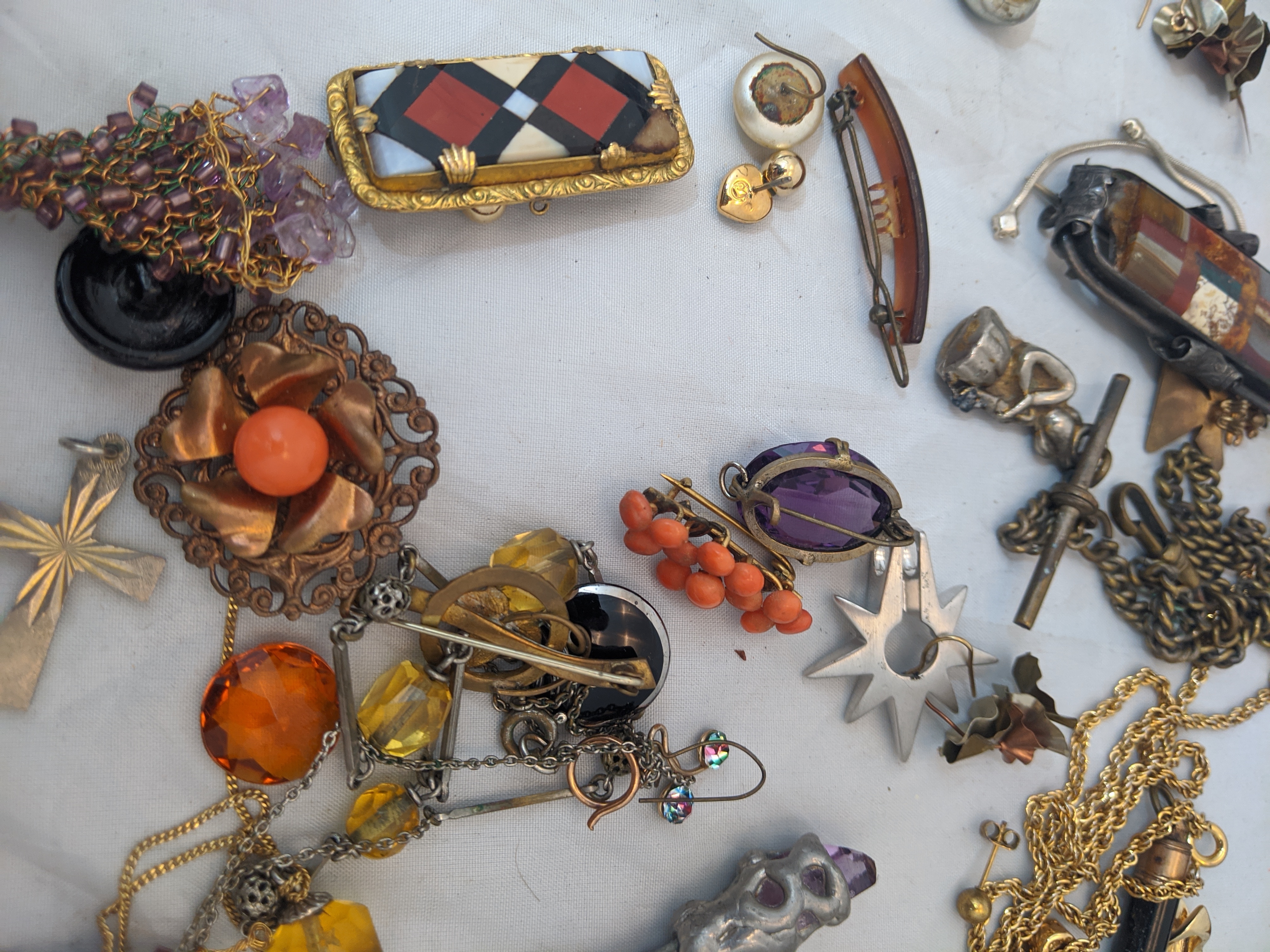 A collection of jewellery items, to include coral, broaches, earrings, belt buckles, together with a - Image 5 of 5