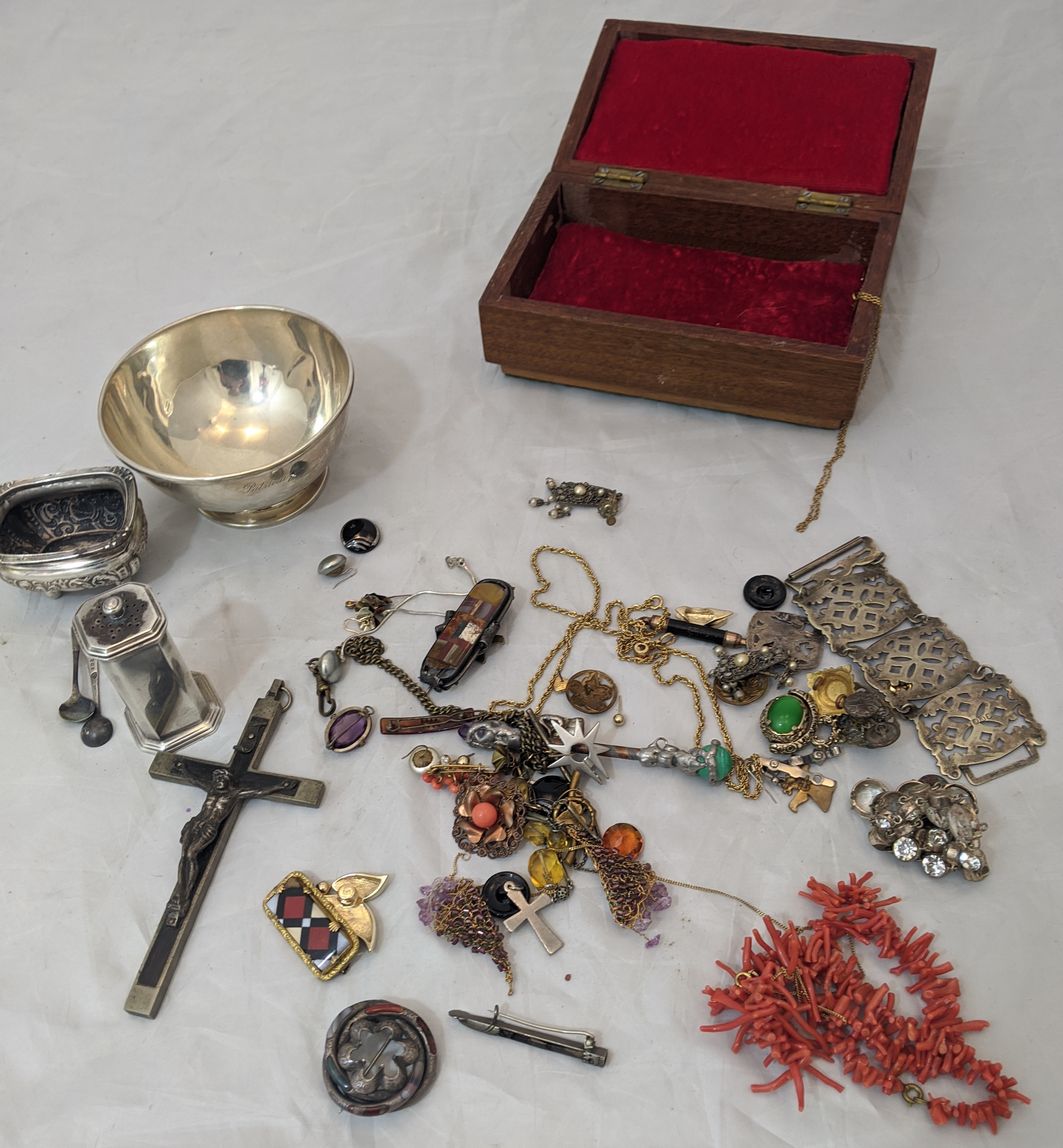 A collection of jewellery items, to include coral, broaches, earrings, belt buckles, together with a