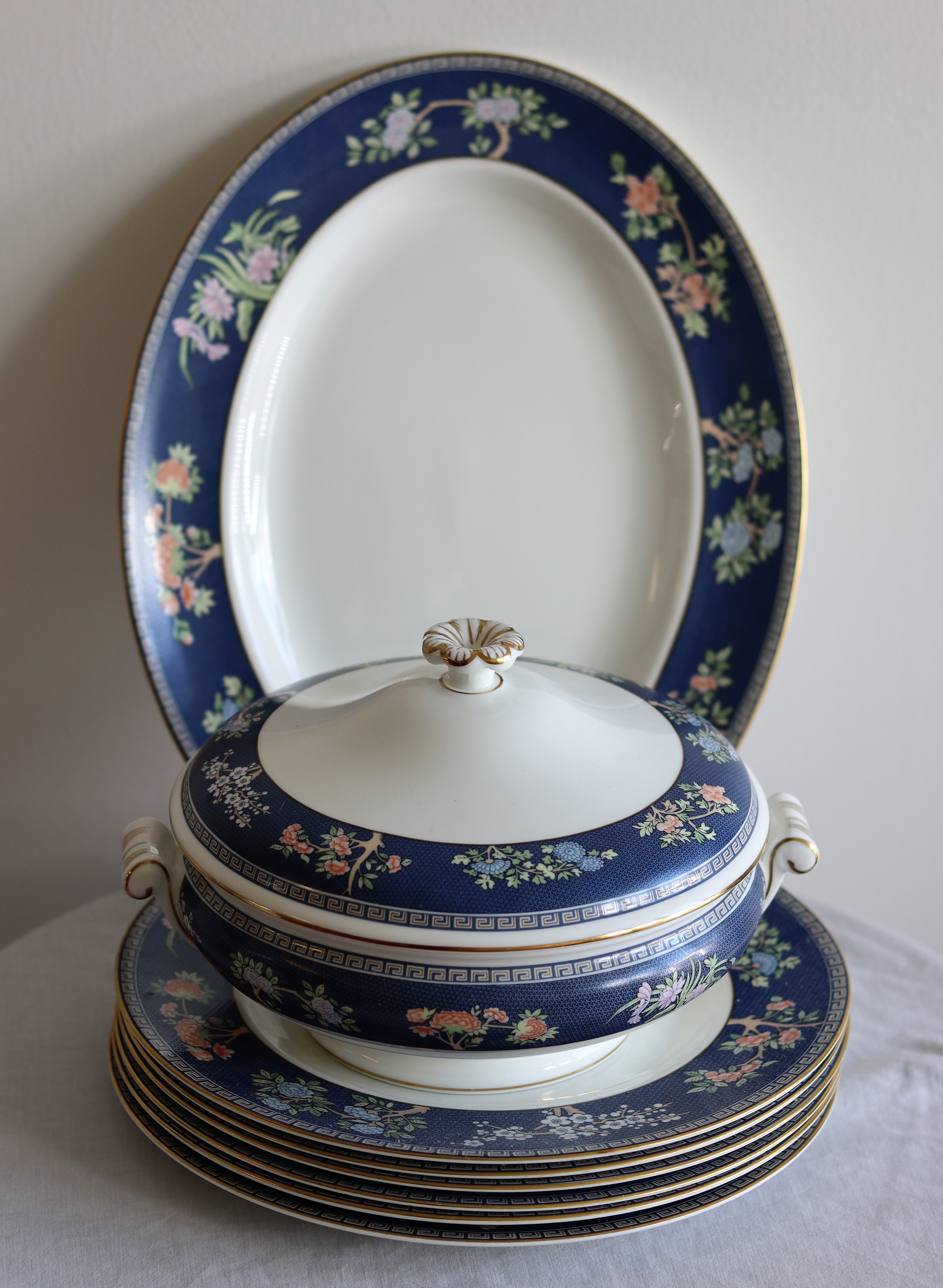 A Wedgwood Blue Siam tureen with plates and basting dish