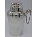 A Sterling Silver cocktail shaker by Shreve Crump & Co of Boston, Massachusetts, 148g, H.13.5cm