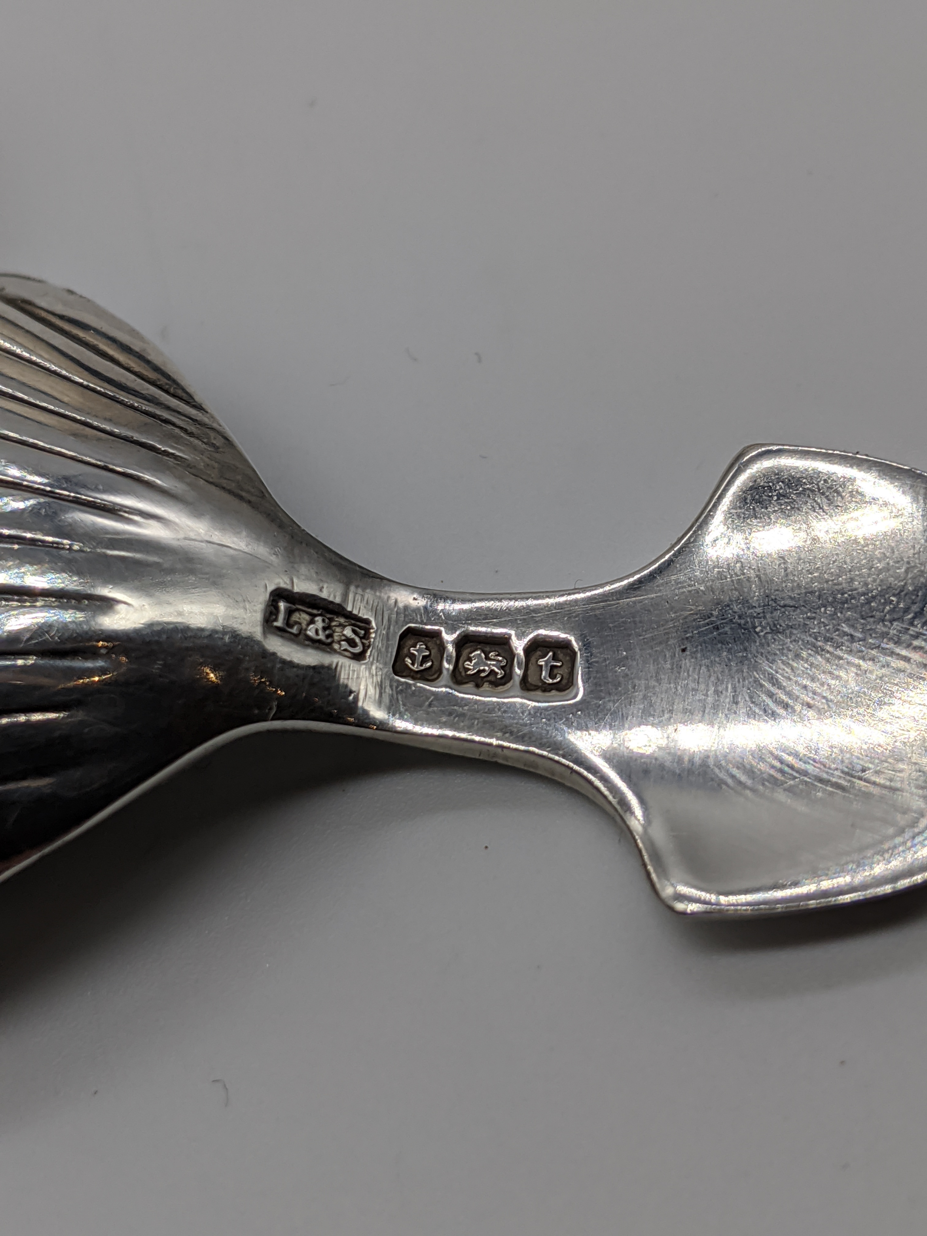 A collection of silver to include a cased set of 12 spoons (tongs not original), 6 teaspoons, a - Image 3 of 6