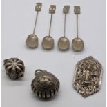 A collection of Asian silver items, 162g (7)