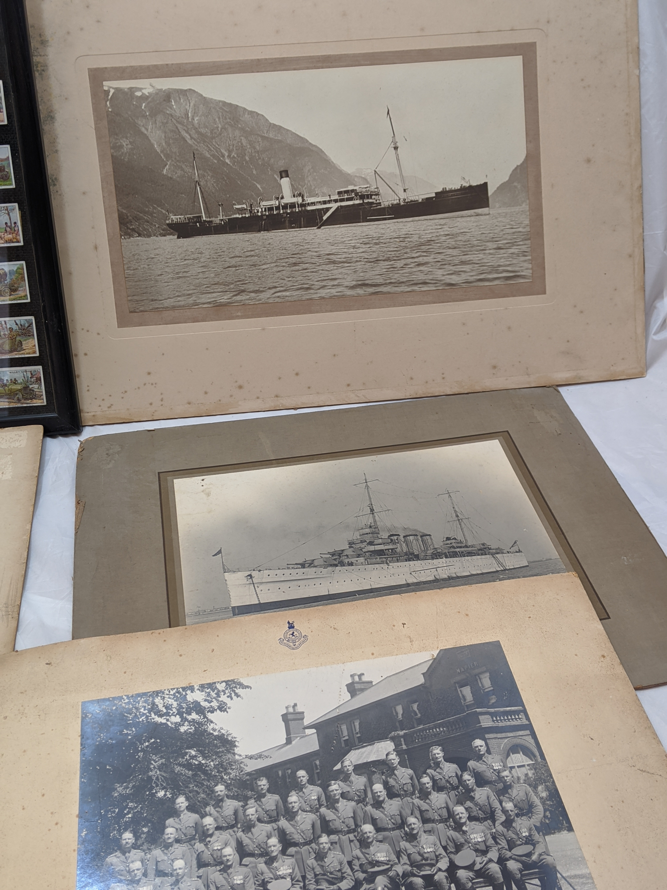 A collection of military interest items to include a framed collection of Wills Cigarette cards of - Image 6 of 14