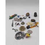 A mixed bag of jewellery items, some silver
