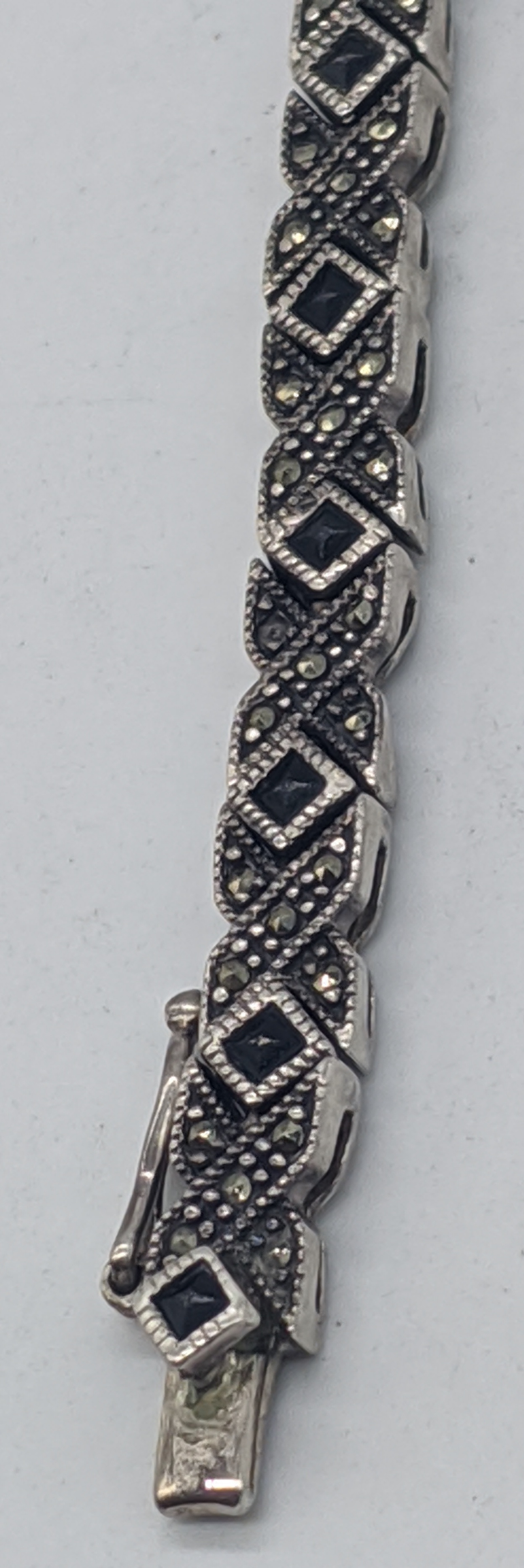 A silver Deco bracelet, stamped 925, L.19cm