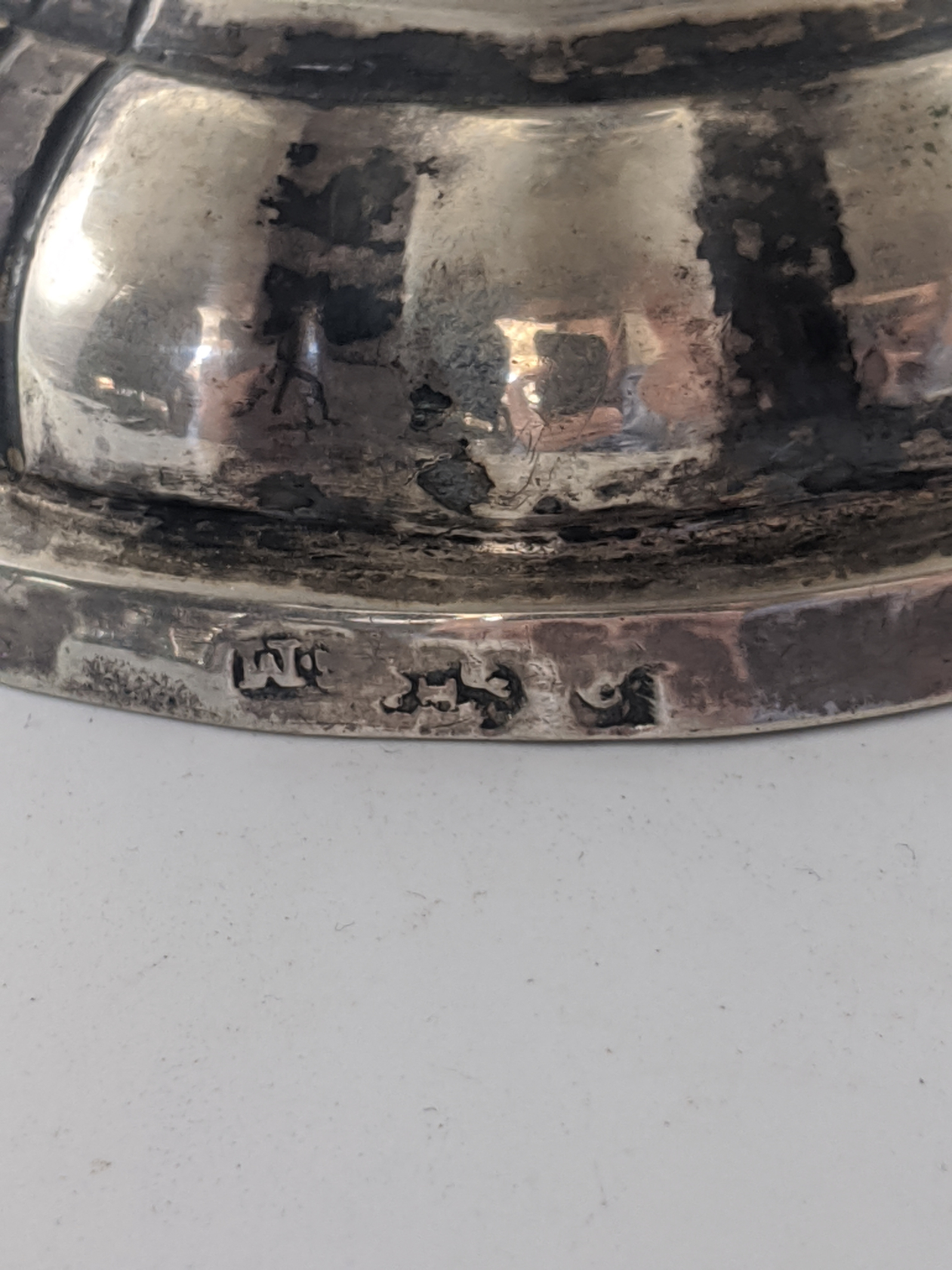 An early Maltese silver tazza, late 18th century, marks to the top, underside of top and to foot - Image 5 of 13