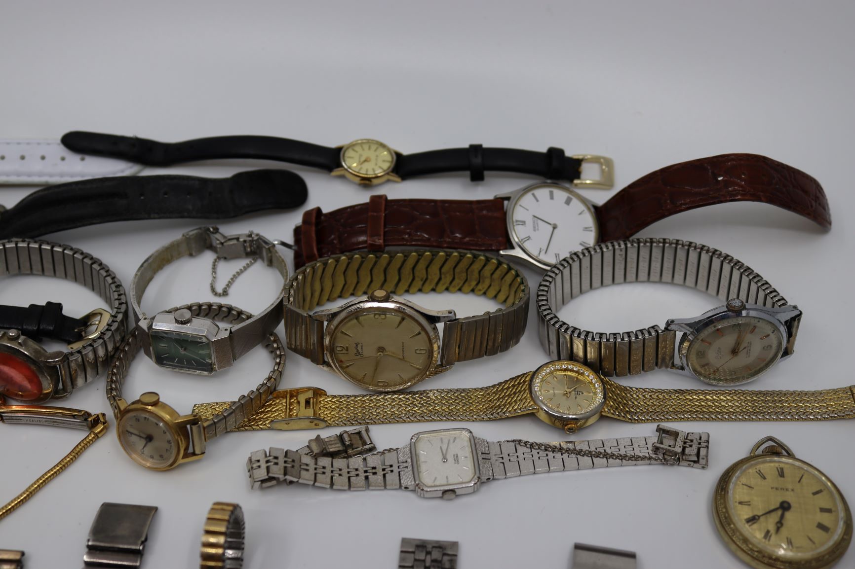 Large collection of watches to include Must de Cartier, Montine, Bifora, Seiko, Lorus and others. ( - Image 6 of 8